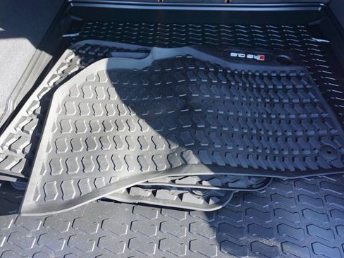 Used 2025 Audi RS Q8 performance image 38