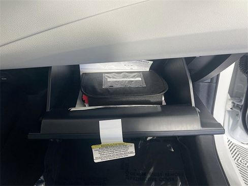 Used 2025 Toyota Corolla LE image 30