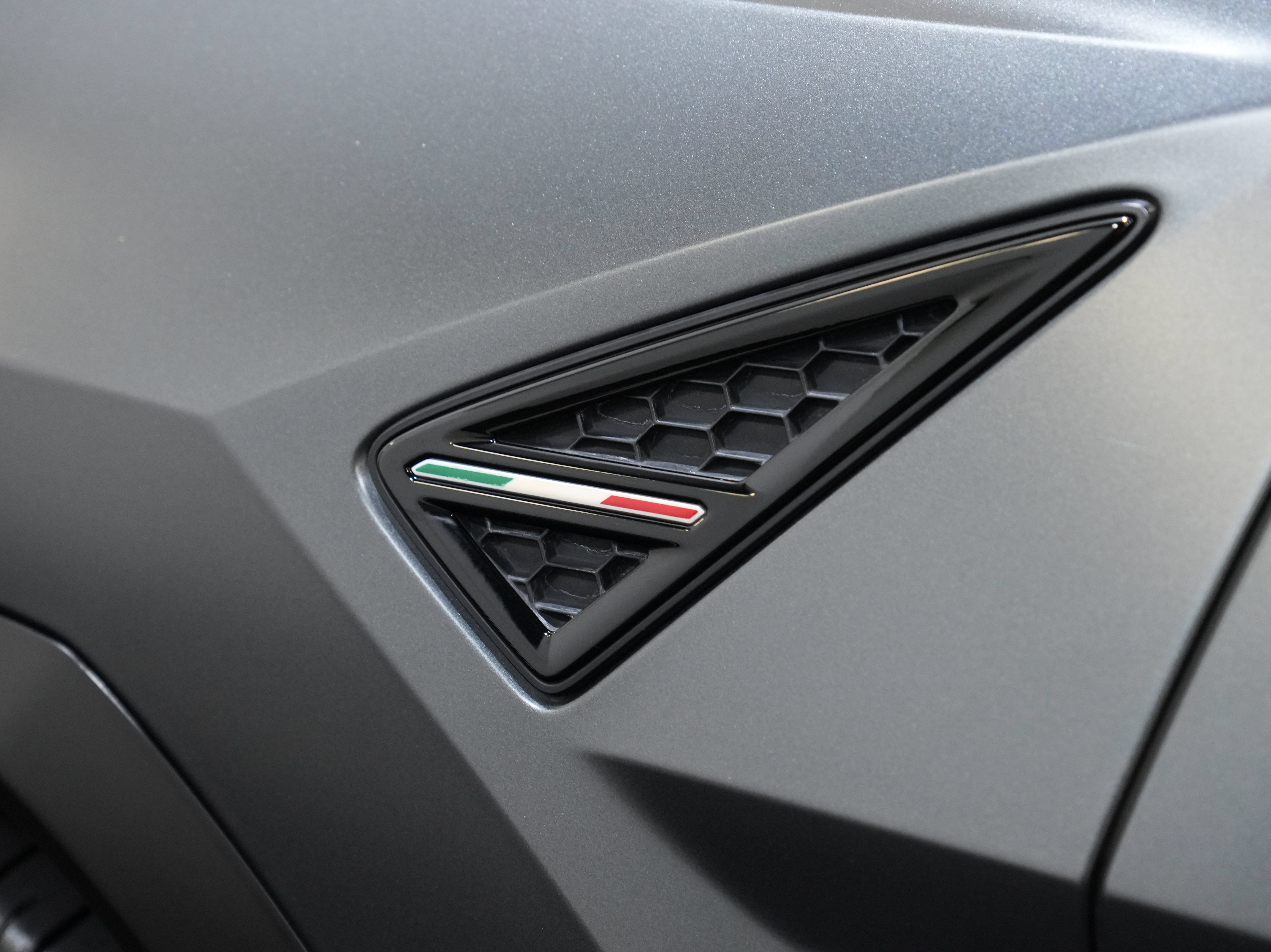 Used 2019 Lamborghini Urus AWD/4WD image 21