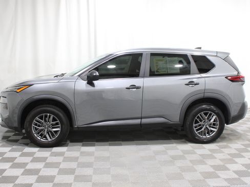 Used 2022 Nissan Rogue S AWD/4WD image 32