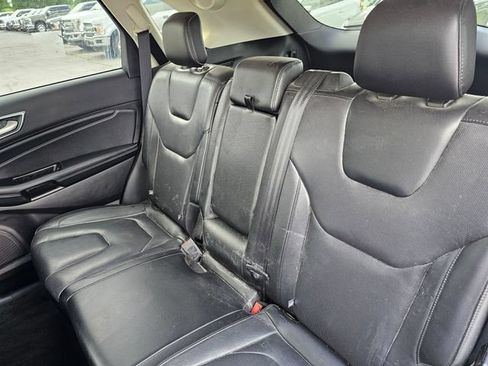 Used 2019 Ford Edge Titanium w/ Equipment Group 301A FWD image 22