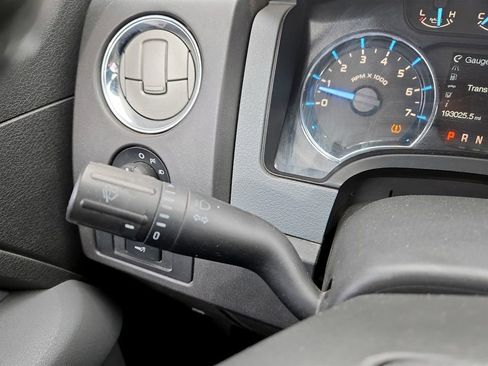 Used 2011 Ford F150 XLT w/ XLT Chrome Pkg image 17