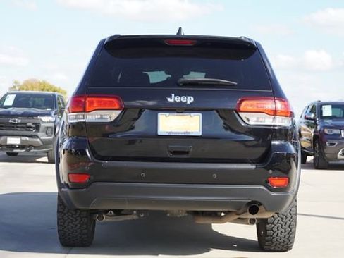 Certified 2021 Jeep Grand Cherokee Laredo image 8