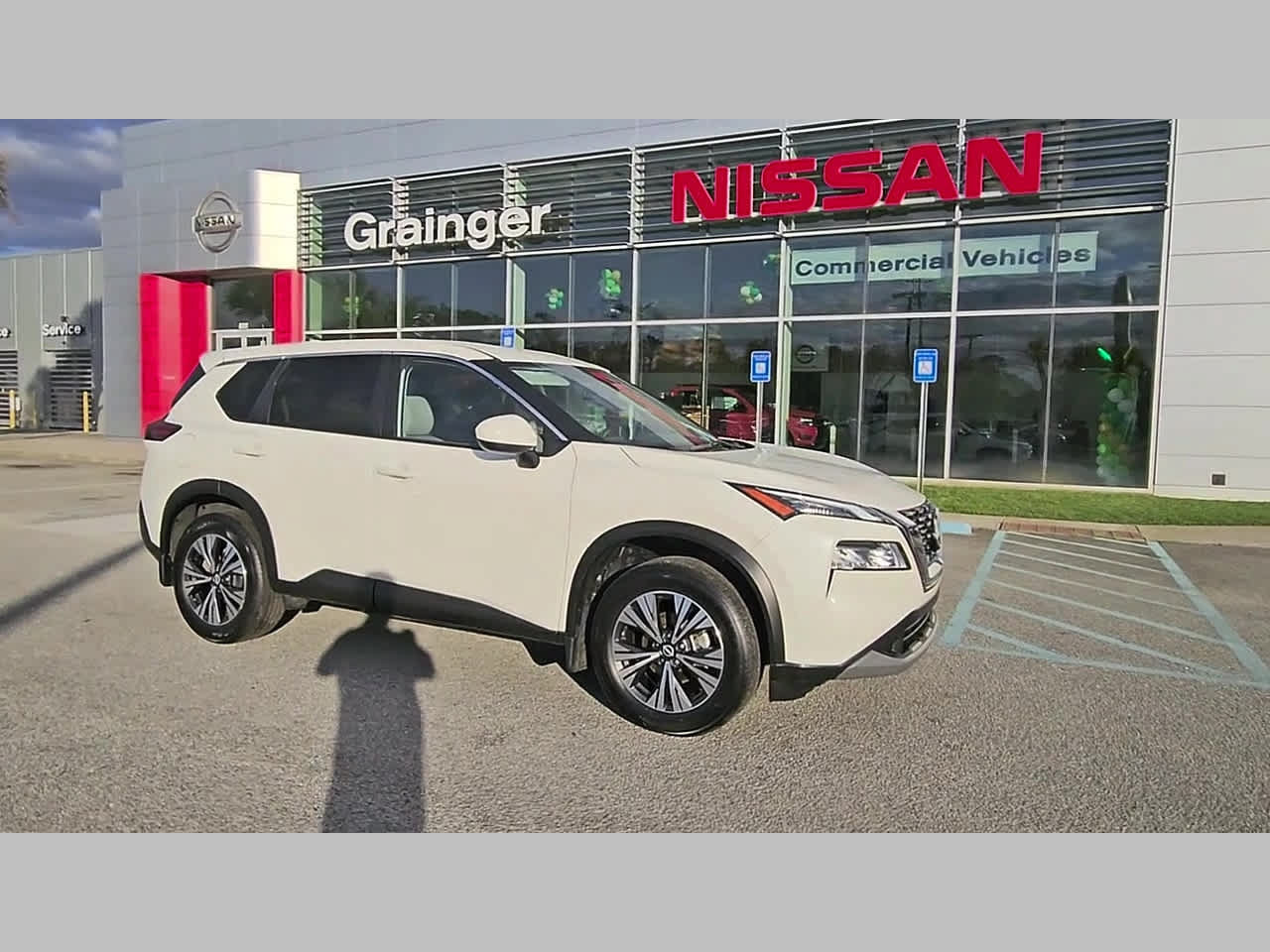 Used 2023 Nissan Rogue SV AWD/4WD image 38