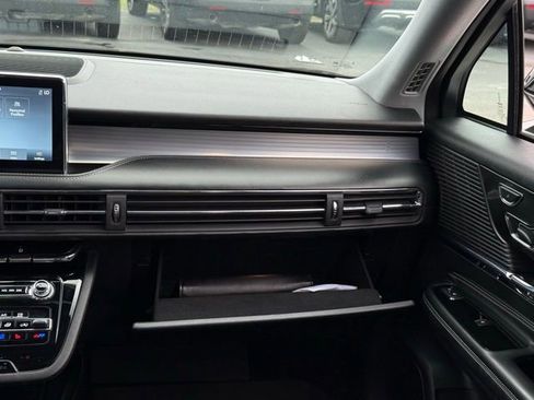 Used 2022 Lincoln Corsair AWD w/ Equipment Group 101A image 37