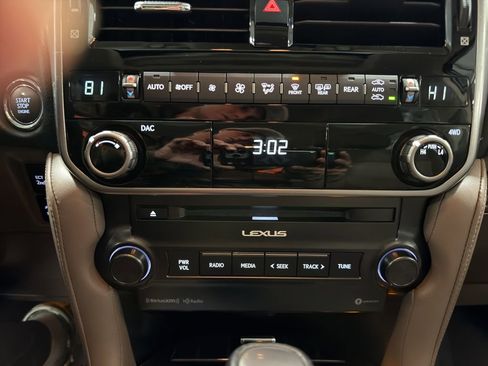 Used 2023 Lexus GX 460 Premium w/ Premium Package image 35