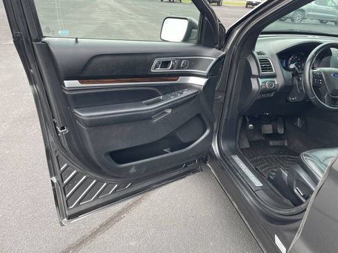 Used 2016 Ford Explorer Limited w/ Equipment Group 303A AWD/4WD image 17