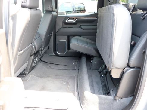 Used 2025 GMC Sierra 1500 SLT AWD/4WD image 24