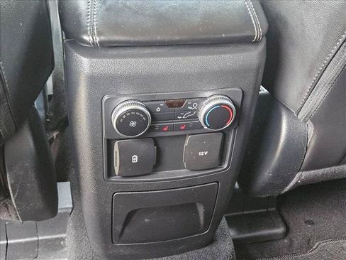Used 2023 Ford Explorer Limited AWD/4WD image 18