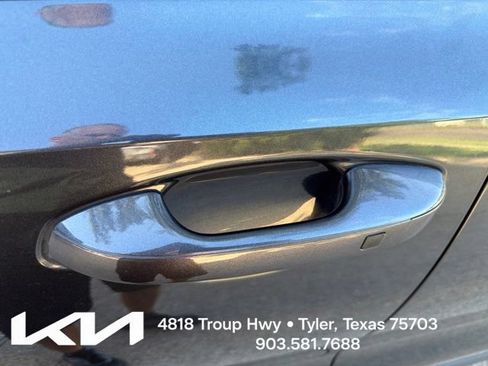 Used 2024 Kia Sorento S w/ Panoramic Sunroof Package FWD image 6