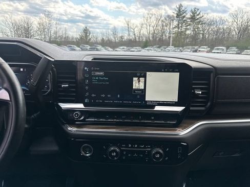 Used 2023 Chevrolet Silverado 1500 LT AWD/4WD image 23
