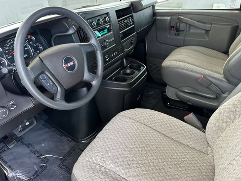 Certified 2025 GMC Savana 3500 LT w/ LT Preferred Equipment Group RWD image 10