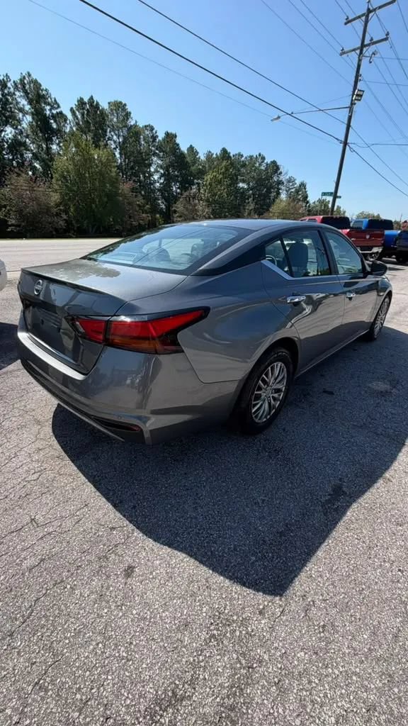 Used 2023 Nissan Altima 2.5 S FWD image 7