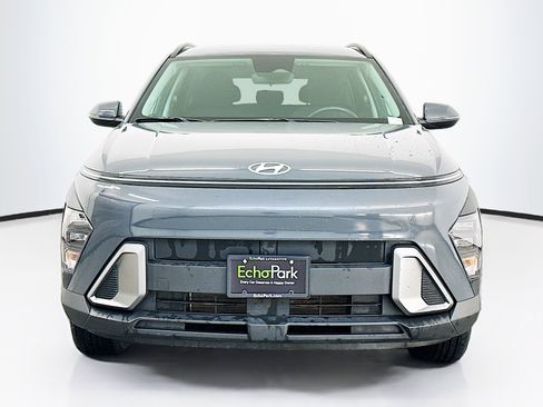 Used 2024 Hyundai Kona SEL image 2