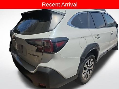 Used 2023 Subaru Outback Premium AWD/4WD image 4