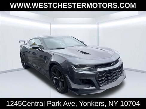 Used 2016 Chevrolet Camaro SS RWD image 3