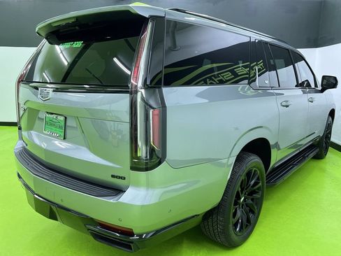 Used 2023 Cadillac Escalade ESV Sport w/ LPO, ONYX Package AWD/4WD image 10