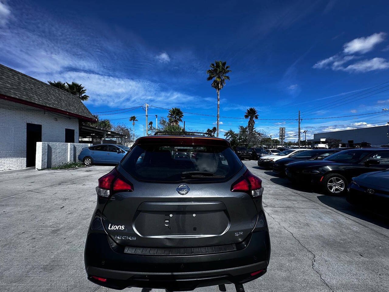 Used 2018 Nissan Kicks SR w/ Interior Electronics Package FWD image 4