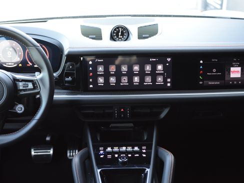 Certified 2025 Porsche Cayenne S AWD/4WD image 20