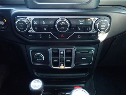 Used 2020 Jeep Gladiator Sport w/ Quick Order Package 24S AWD/4WD image 16