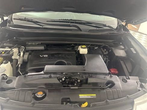 Used 2019 Nissan Pathfinder Platinum AWD/4WD image 8