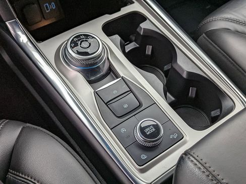 Used 2022 Ford Explorer Platinum w/ Equipment Group 601A image 34