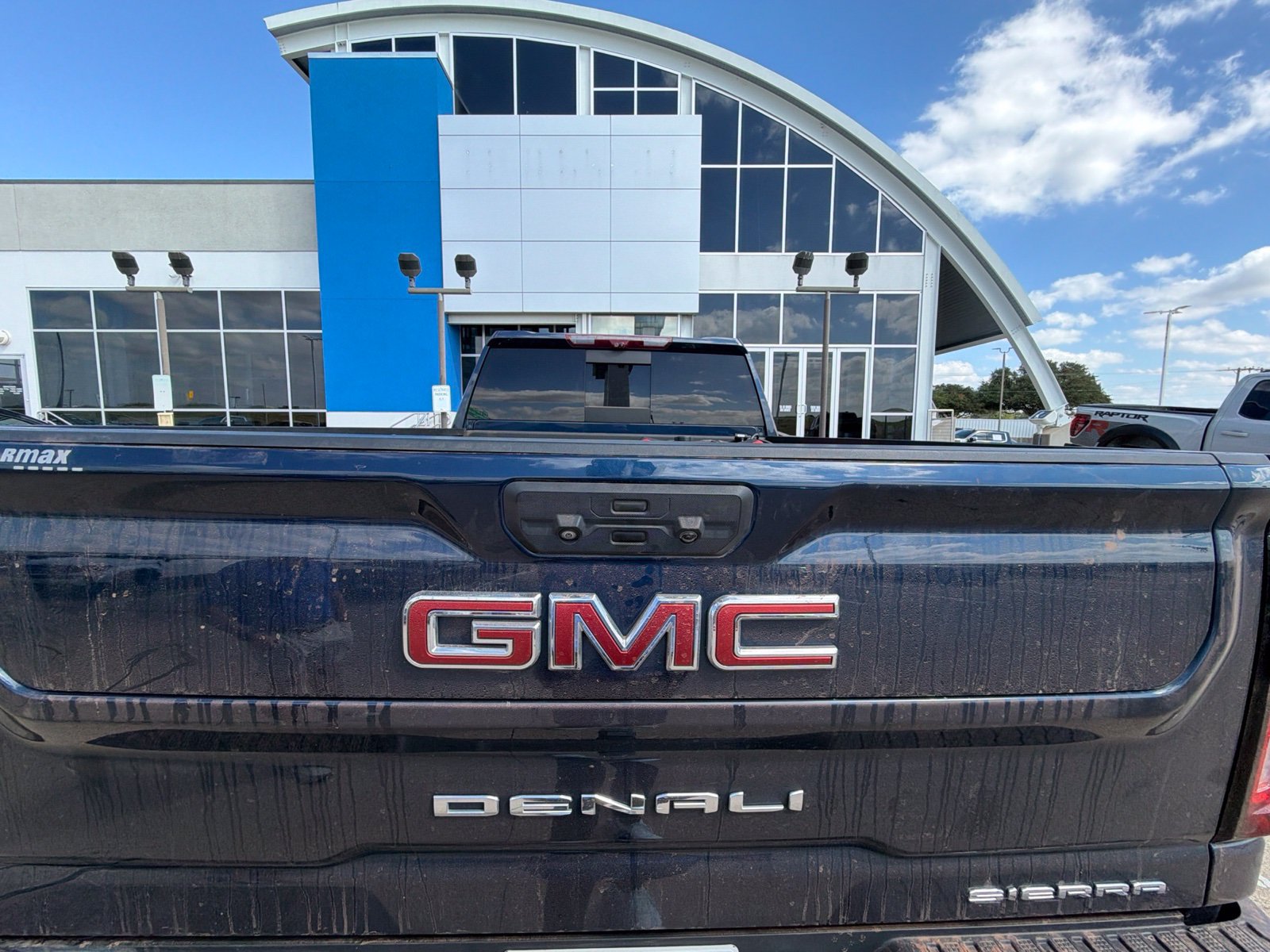 Used 2023 GMC Sierra 3500 Denali w/ Denali Ultimate Package AWD/4WD image 18