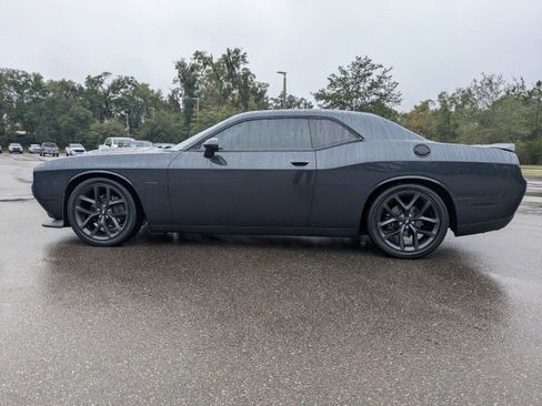 Used 2019 Dodge Challenger R/T w/ Blacktop Package image 8