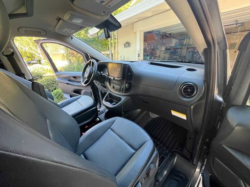 Used 2018 Mercedes-Benz Metris image 16