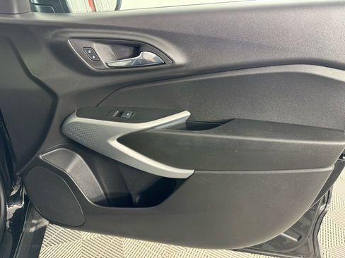 Used 2025 Chevrolet Trax LS w/ LS Convenience Package image 30