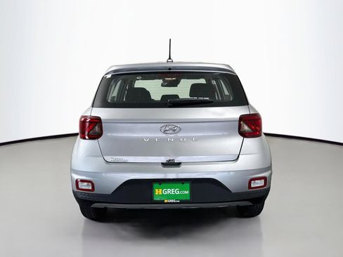 Used 2026 Hyundai Venue SE FWD image 6