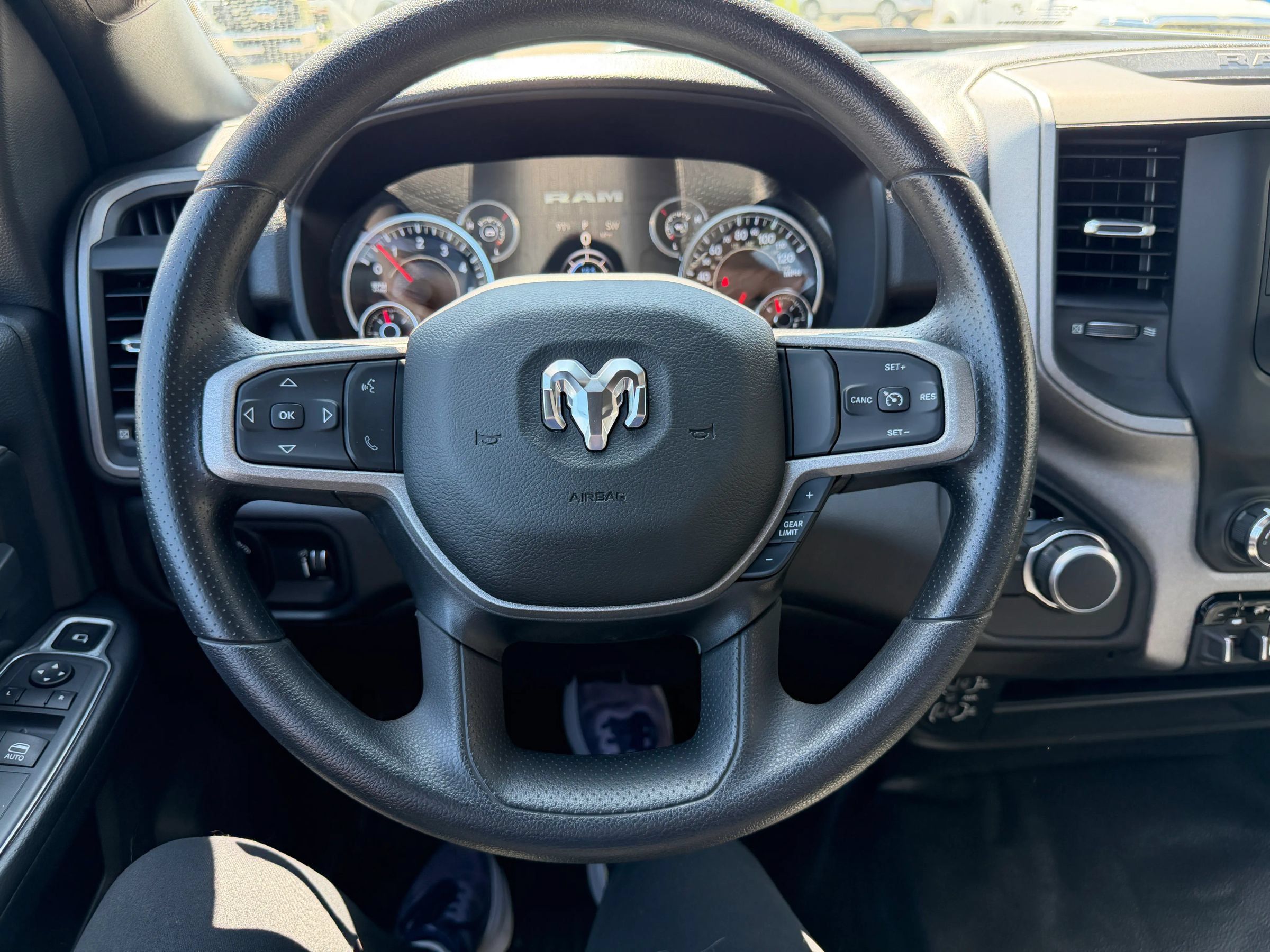 Used 2024 RAM 3500 Tradesman AWD/4WD image 18