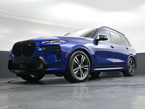Used 2023 BMW X7 M60i w/ Executive Package image 36