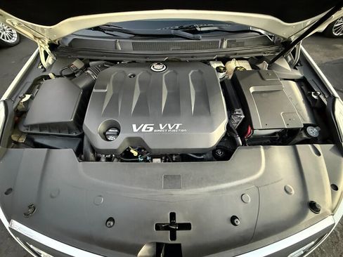 Used 2013 Cadillac XTS Premium image 10