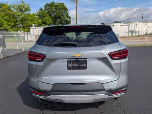 Used 2024 Chevrolet Blazer LT FWD image 7