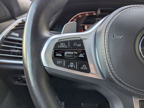 Used 2022 BMW X6 xDrive40i w/ M Sport Package image 31