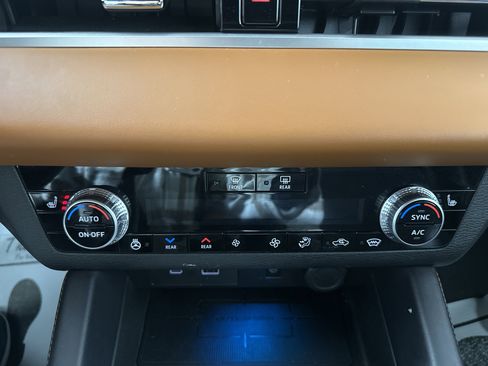 Used 2023 Mitsubishi Outlander SEL 40th Anniversary image 16