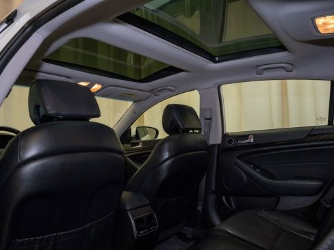 Used 2014 Kia Cadenza Premium w/ Luxury Package image 9