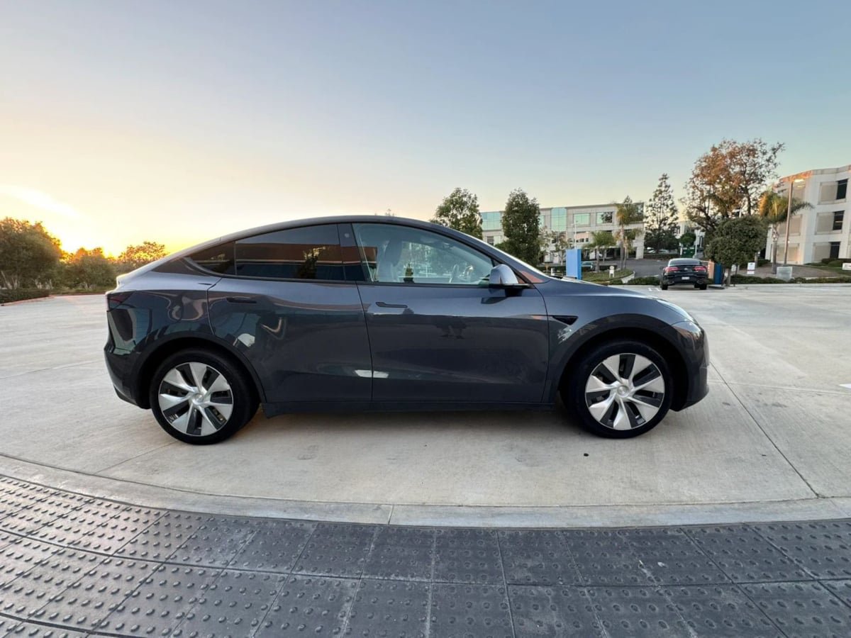 Used 2023 Tesla Model Y Long Range AWD/4WD image 8