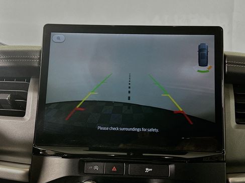 Used 2024 Ford Expedition Max XLT image 25