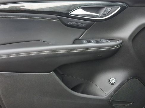 Used 2021 Buick Envision Essence image 12