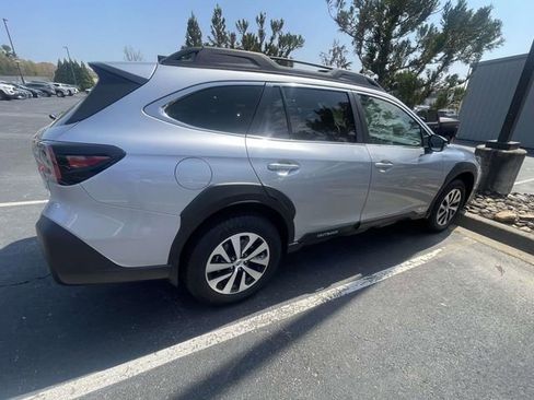 Used 2025 Subaru Outback Premium image 12