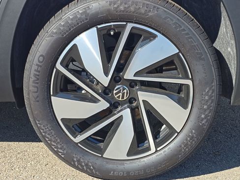 Used 2026 Volkswagen Atlas SEL AWD/4WD image 13