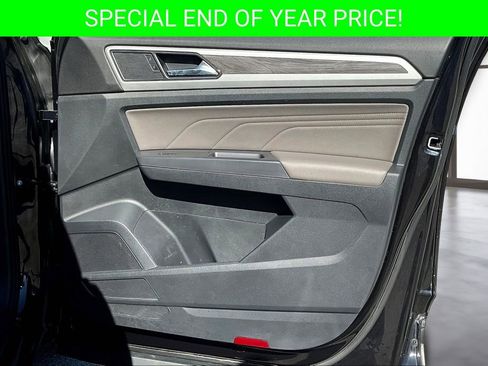 Used 2021 Volkswagen Atlas Cross Sport SE image 28