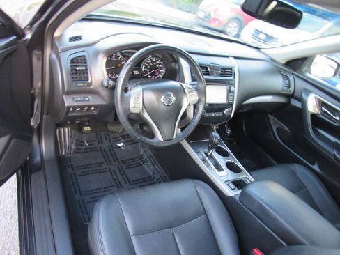 Used 2014 Nissan Altima 2.5 SL w/ Technology Package FWD image 12