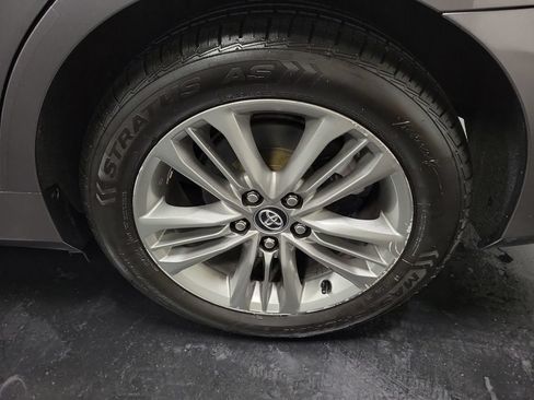 Used 2016 Toyota Camry SE FWD image 12