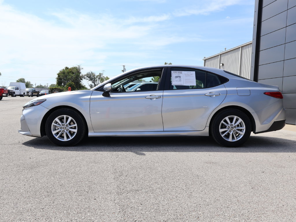 Used 2025 Toyota Camry LE FWD image 2