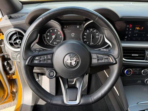 Used 2023 Alfa Romeo Stelvio Veloce image 15