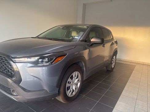 Used 2023 Toyota Corolla Cross L image 3