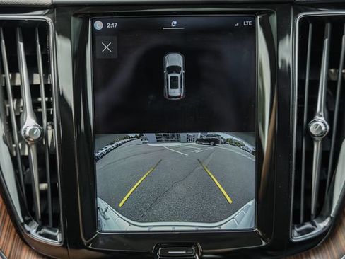 Certified 2023 Volvo XC60 T8 Plus w/ Climate Package AWD/4WD image 39
